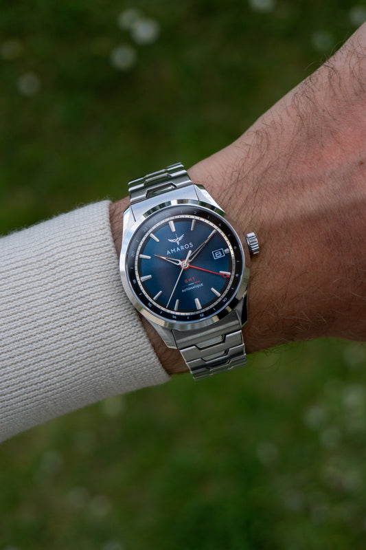 Dial Color = Blue, Bracelet = Steel